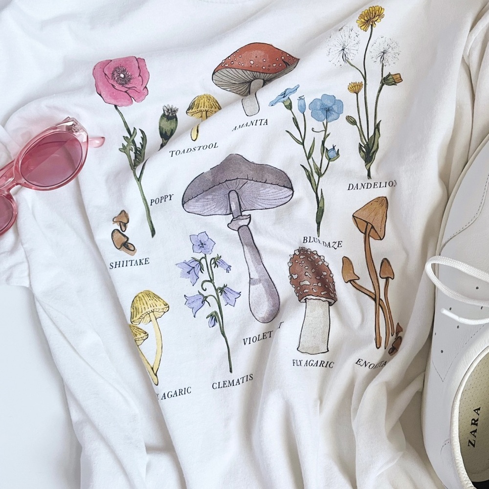 Mushroom NWOT Graphic Tee